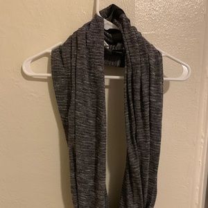 Lululemon grey scarf